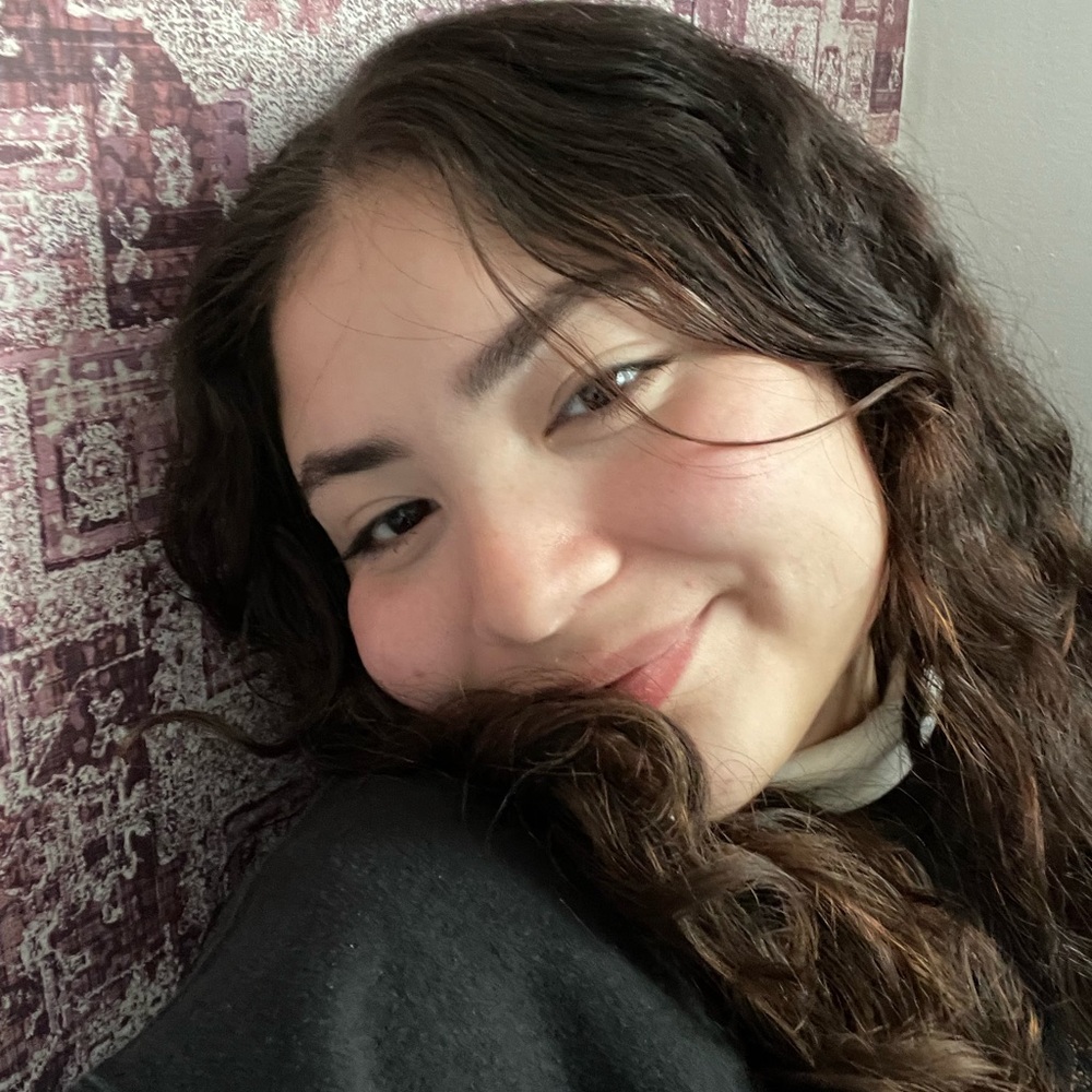 Meet your Posher, Alexia